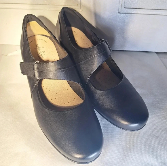 Clarks Collection Ultimate Comfort Emslie Lulin Pump Black Mary Jane Heel Sz 10 - Picture 2 of 8